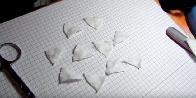 Как снять гель‑лак с помощью ацетона и фольги: Вырежьте заготовки из ватных дисков